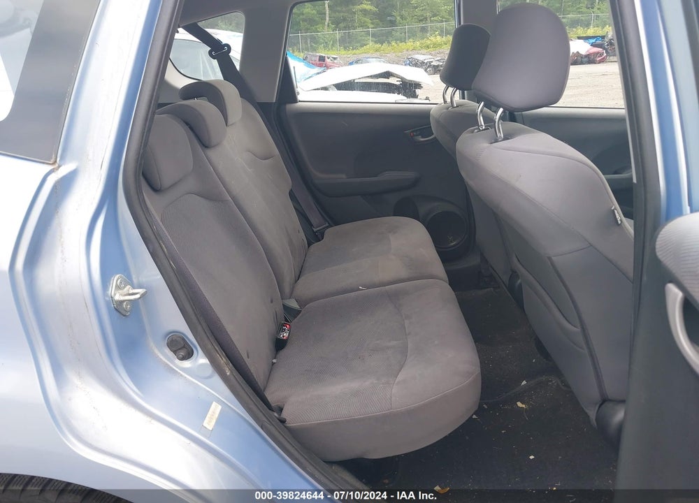 2010 HONDA FIT VIN: JHMGE8H24AC031870