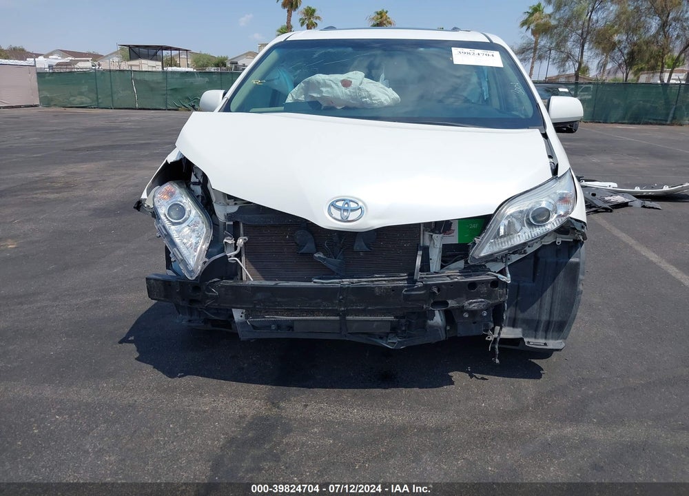 2015 TOYOTA SIENNA XLE PREMIUM 8 PASSENGER VIN: 5TDYK3DC5FS669860