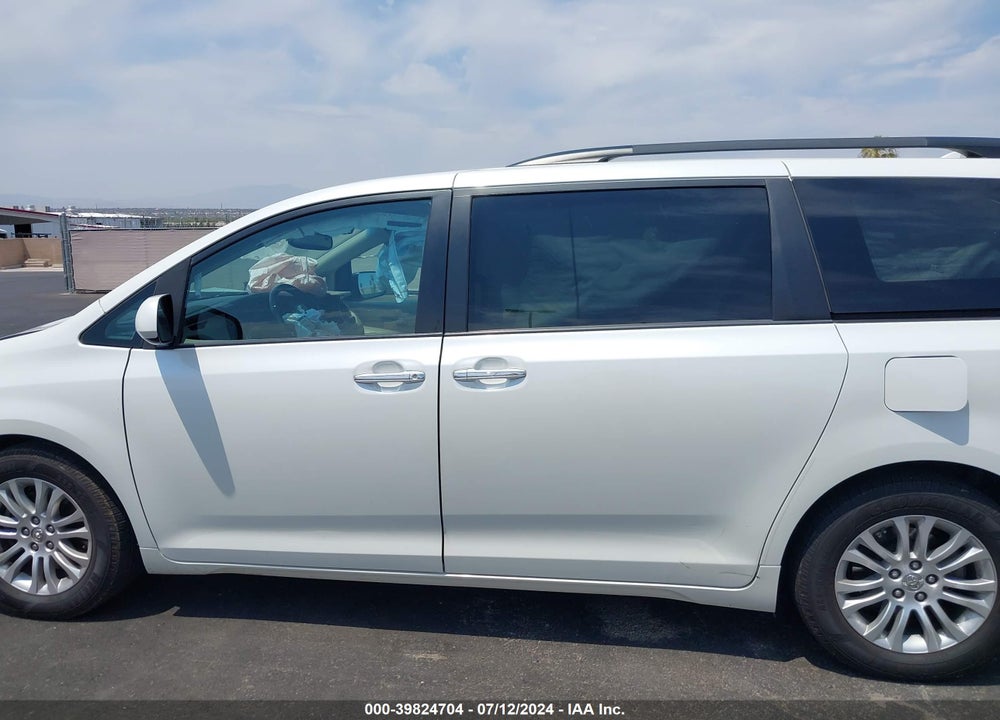 2015 TOYOTA SIENNA XLE PREMIUM 8 PASSENGER VIN: 5TDYK3DC5FS669860