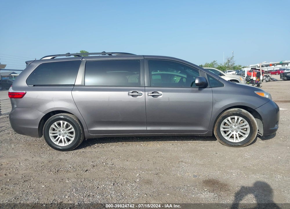 2017 TOYOTA SIENNA VIN: 5TDYZ3DC8HS819149