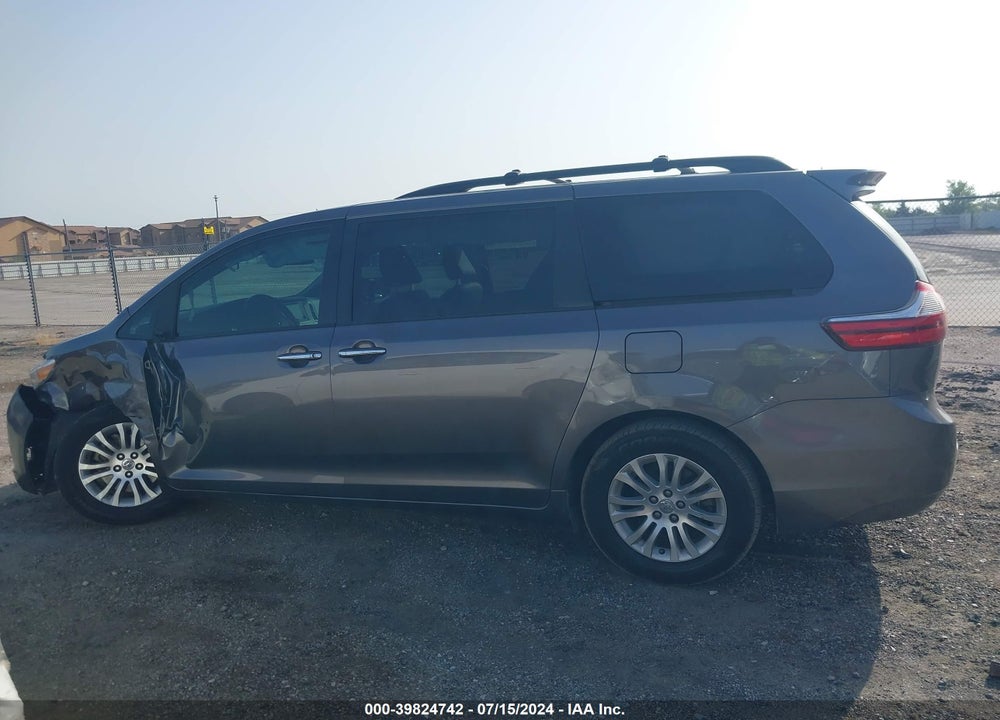 2017 TOYOTA SIENNA VIN: 5TDYZ3DC8HS819149