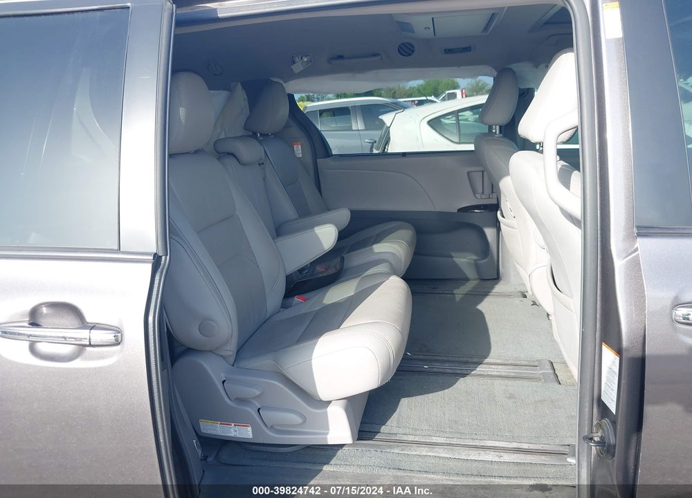 2017 TOYOTA SIENNA VIN: 5TDYZ3DC8HS819149