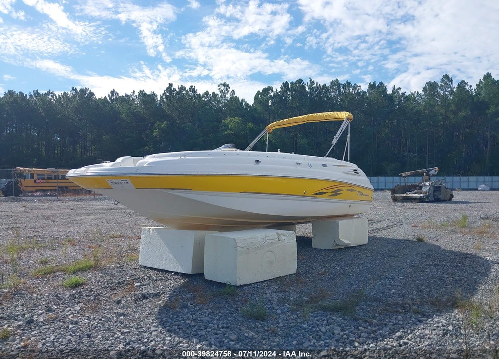 2004 CHAPARRAL 20FT FIBERGLASS BOAT VIN: FGBY1501F404