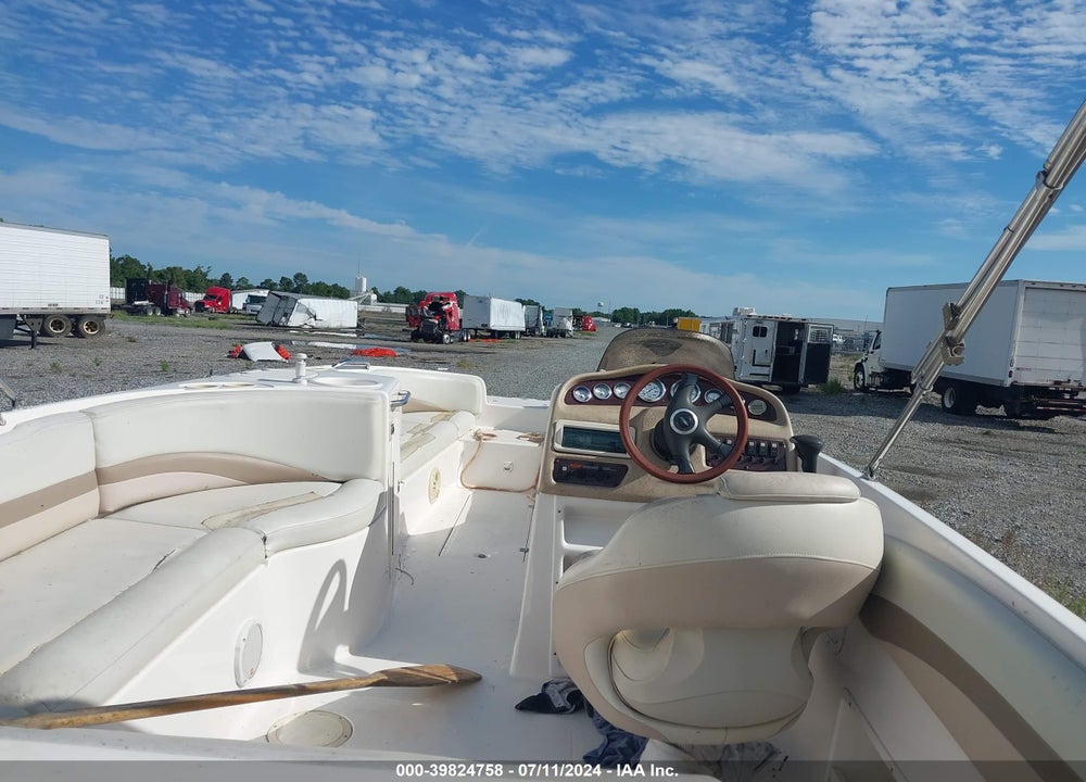 2004 CHAPARRAL 20FT FIBERGLASS BOAT VIN: FGBY1501F404