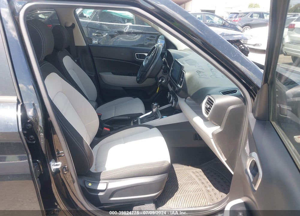 2021 HYUNDAI VENUE SEL VIN: KMHRC8A35MU113930