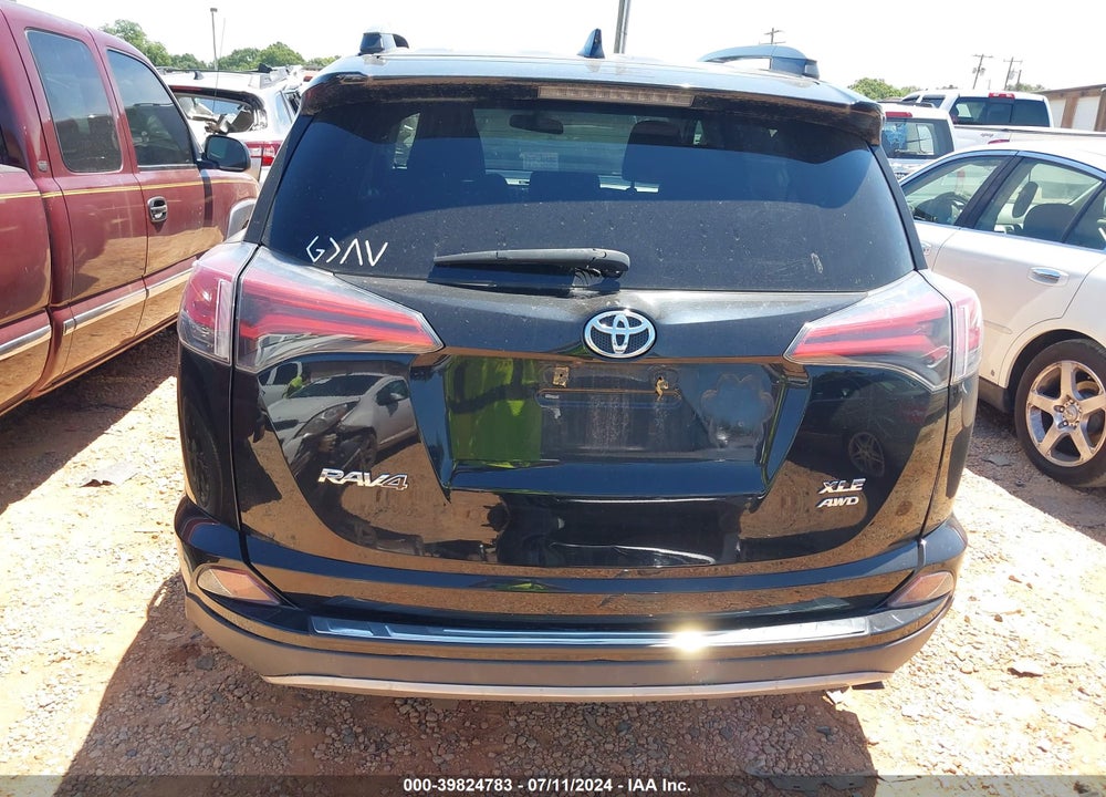 2017 TOYOTA RAV4 XLE VIN: 2T3RFREV5HW642171