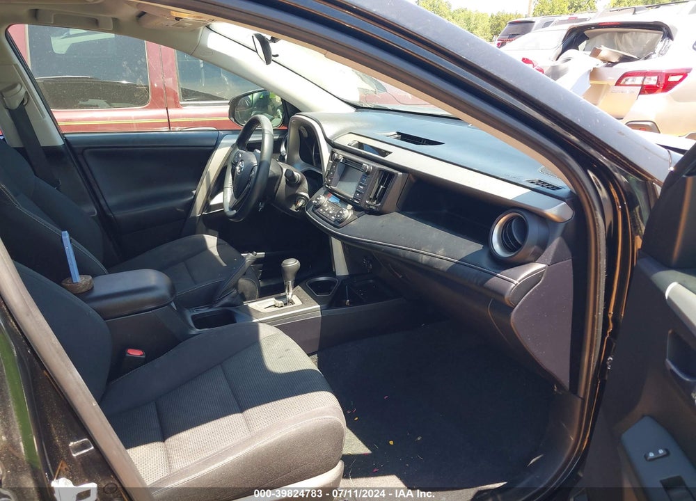 2017 TOYOTA RAV4 XLE VIN: 2T3RFREV5HW642171
