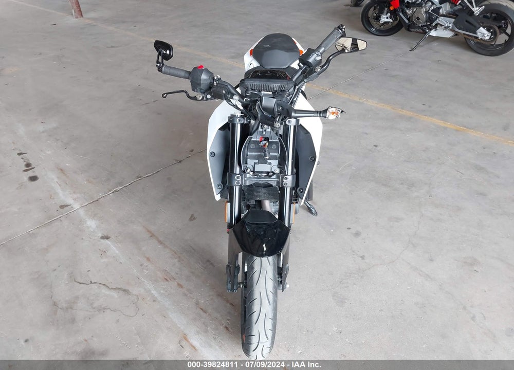 2021 KTM 390 DUKE VIN: MD2JPJ406MC275855