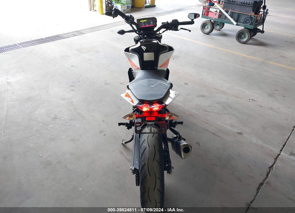 2021 KTM 390 DUKE VIN: MD2JPJ406MC275855