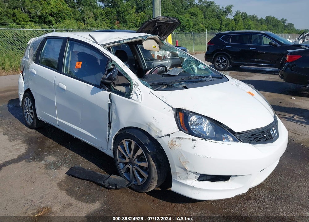 2013 HONDA FIT SPORT VIN: JHMGE8H5XDC065892