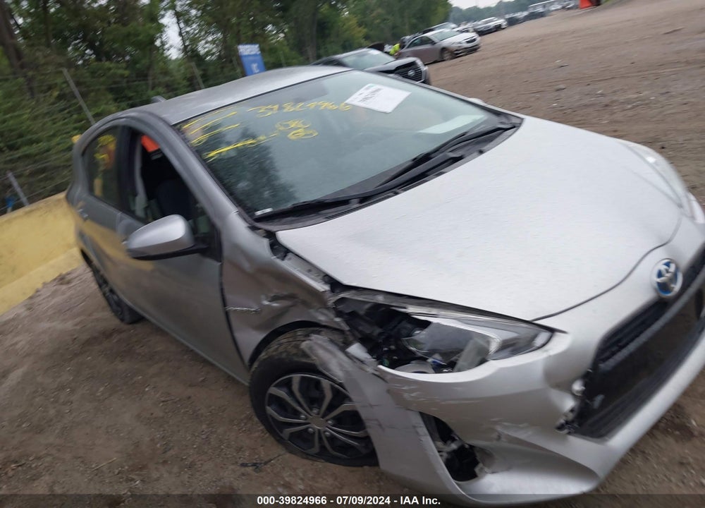 2015 TOYOTA PRIUS C TWO VIN: JTDKDTB38F1579814