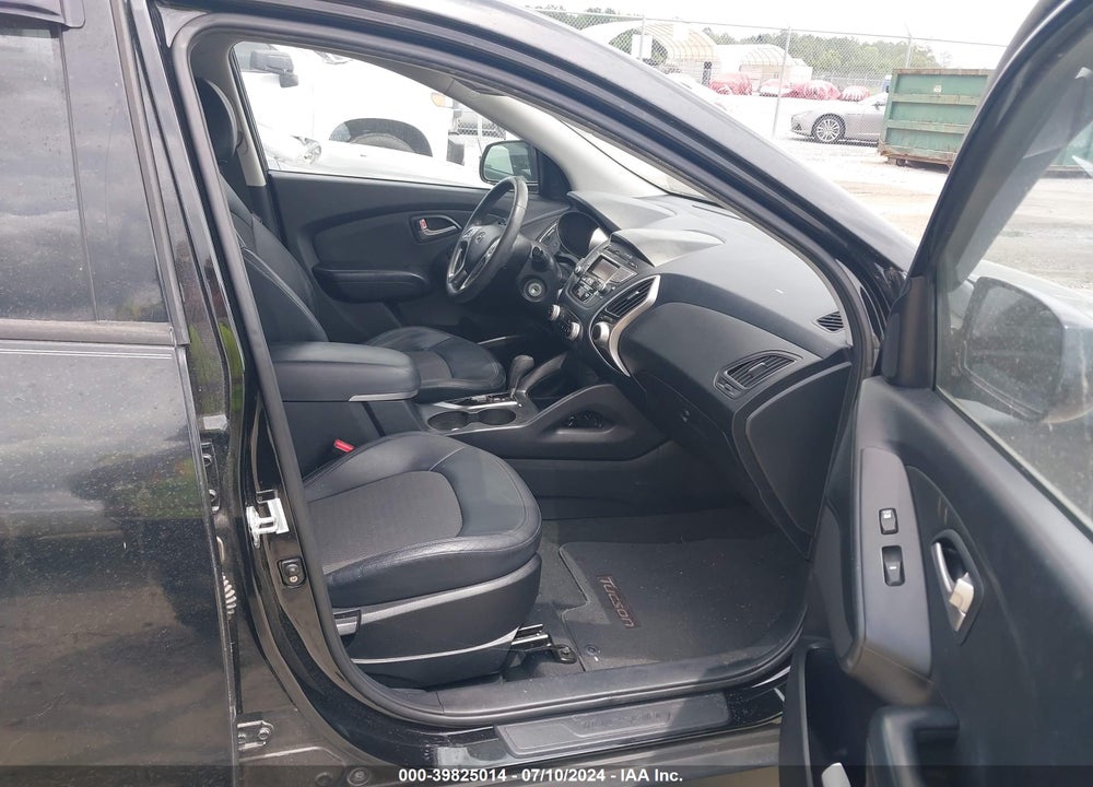 2011 HYUNDAI TUCSON GLS VIN: KM8JU3AC5BU291685