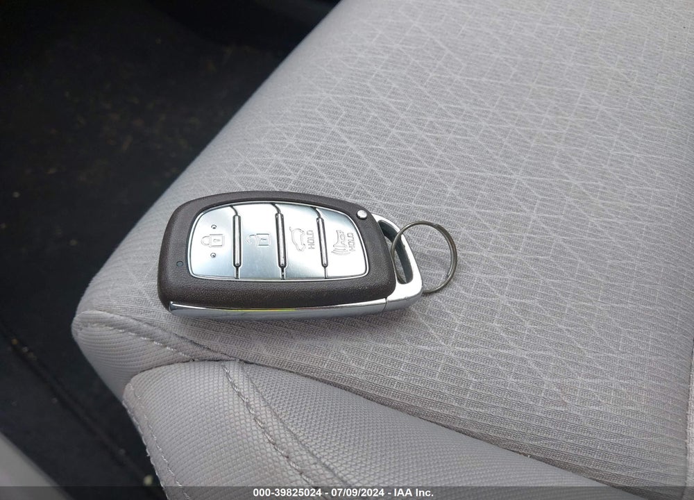 2018 HYUNDAI TUCSON VALUE VIN: KM8J3CA22JU731905