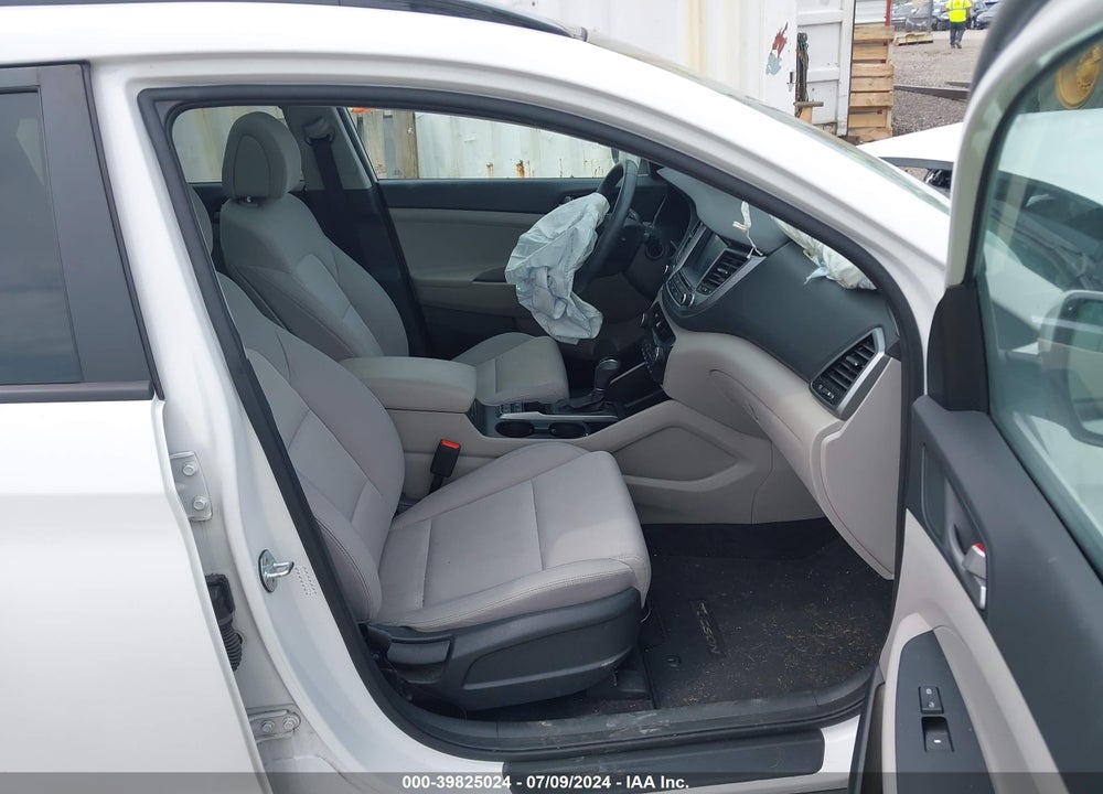 2018 HYUNDAI TUCSON VALUE VIN: KM8J3CA22JU731905