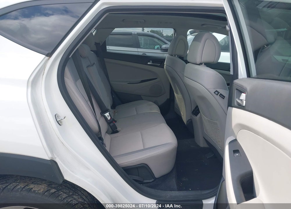 2018 HYUNDAI TUCSON VALUE VIN: KM8J3CA22JU731905