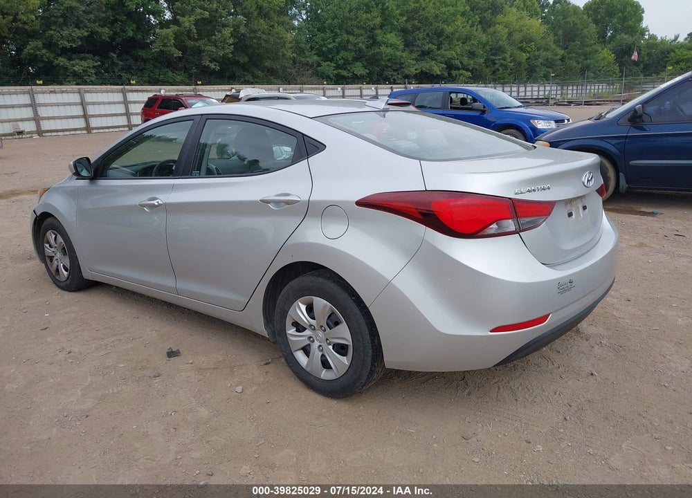 2016 HYUNDAI ELANTRA SE VIN: 5NPDH4AE4GH681059