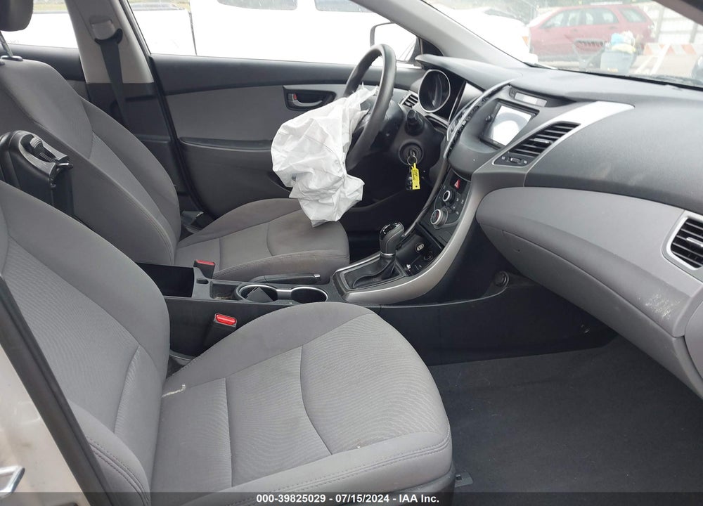 2016 HYUNDAI ELANTRA SE VIN: 5NPDH4AE4GH681059