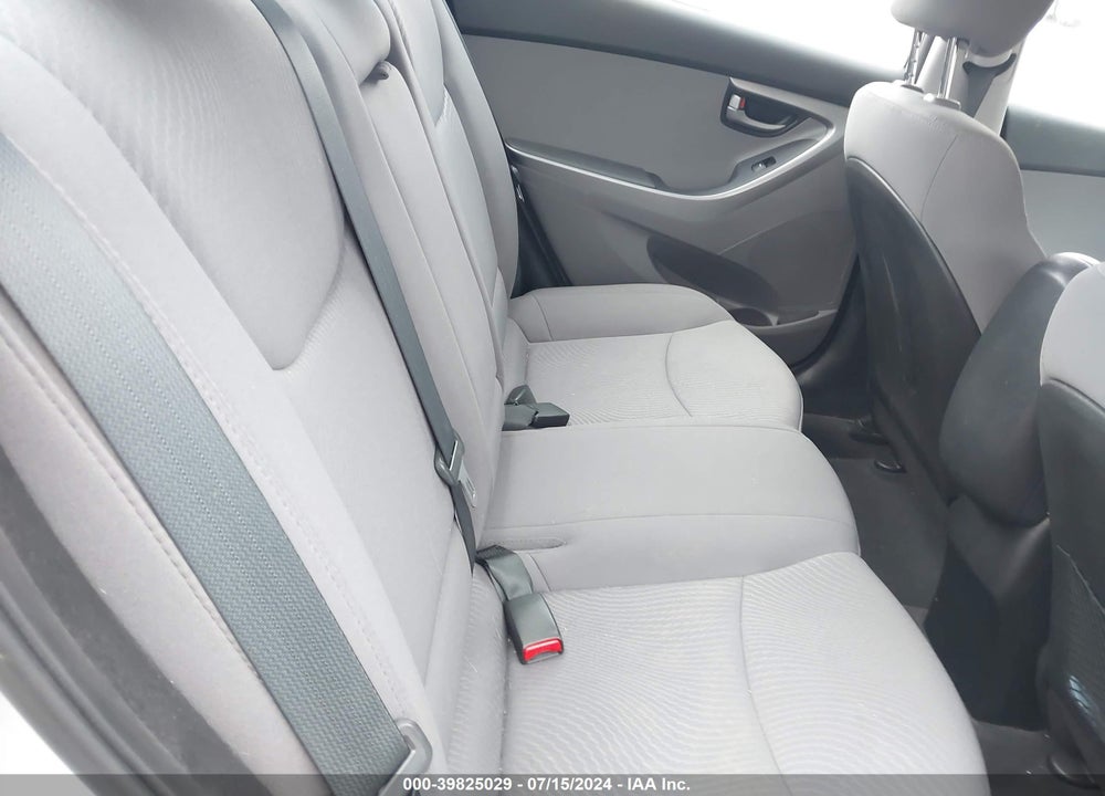 2016 HYUNDAI ELANTRA SE VIN: 5NPDH4AE4GH681059