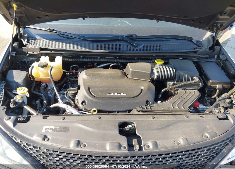 2018 CHRYSLER PACIFICA TOURING L VIN: 2C4RC1BG9JR293399