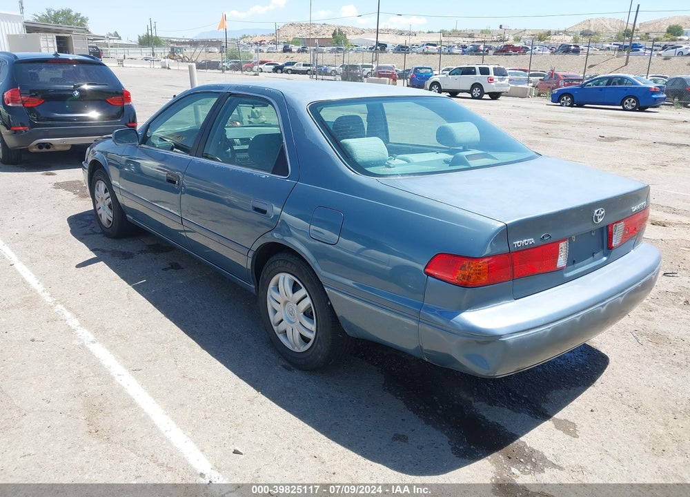 2001 TOYOTA CAMRY LE VIN: 4T1BG22K21U822786