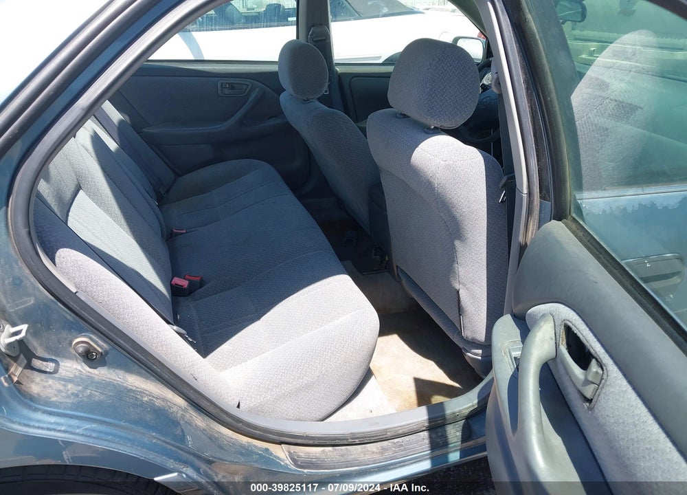 2001 TOYOTA CAMRY LE VIN: 4T1BG22K21U822786