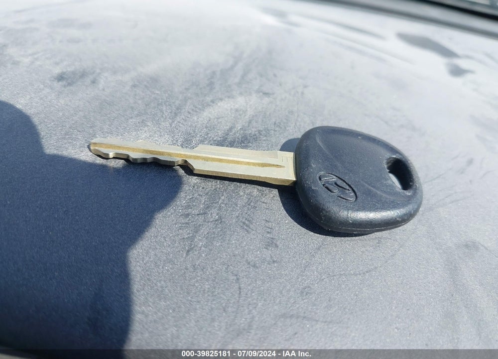 2004 HYUNDAI SONATA GLS/LX VIN: KMHWF35H84A041836