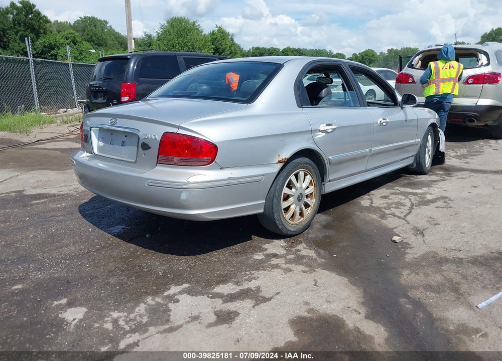 2004 HYUNDAI SONATA GLS/LX VIN: KMHWF35H84A041836