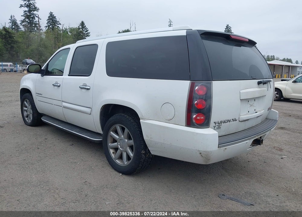 2007 GMC YUKON XL 1500 DENALI VIN: 1GKFK66857J184610