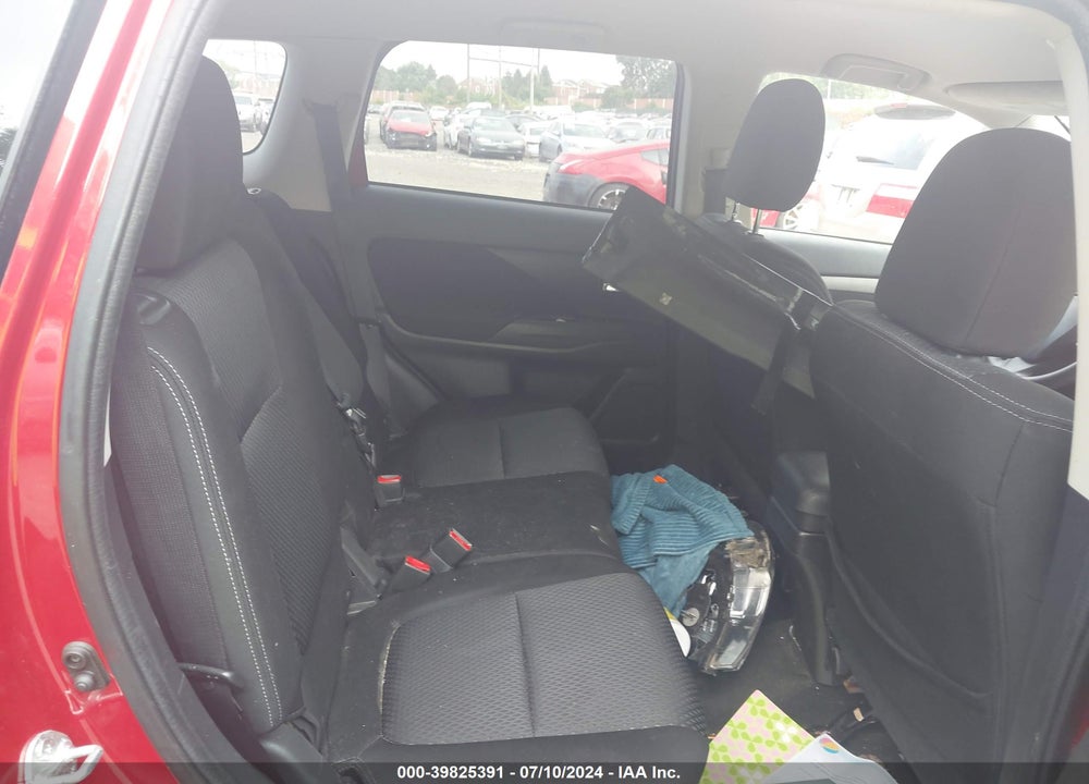 2018 MITSUBISHI OUTLANDER ES VIN: JA4AZ3A30JZ037111