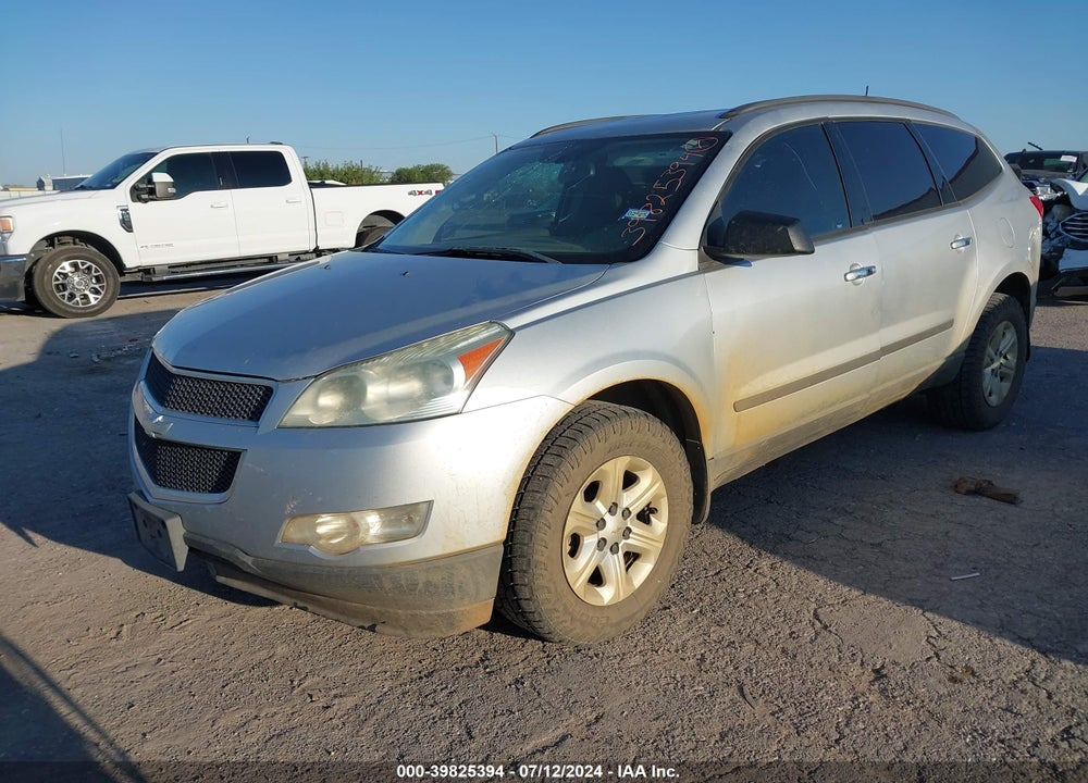 2011 CHEVROLET TRAVERSE LS VIN: 1GNKREED4BJ325679