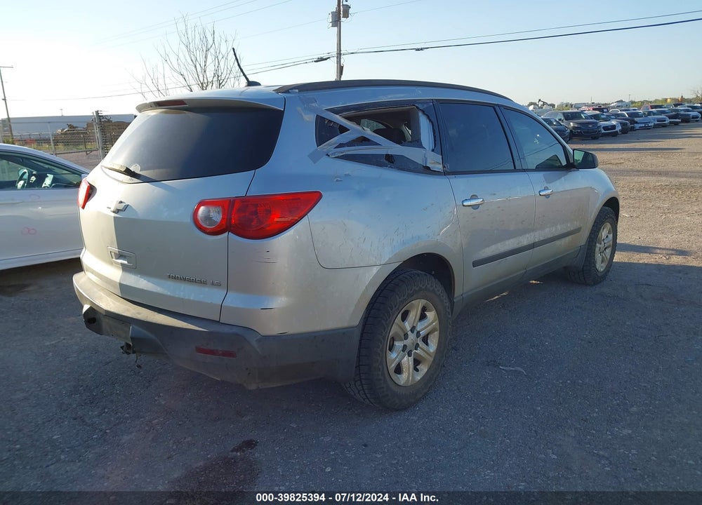 2011 CHEVROLET TRAVERSE LS VIN: 1GNKREED4BJ325679