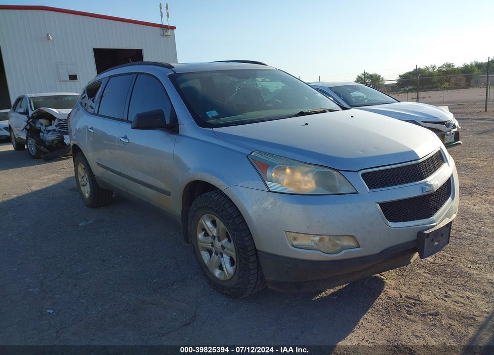 2011 CHEVROLET TRAVERSE LS VIN: 1GNKREED4BJ325679
