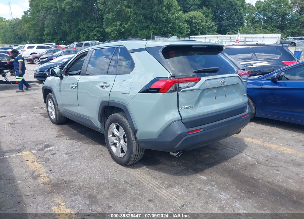 2020 TOYOTA RAV4 XLE VIN: JTMW1RFV4LJ017431