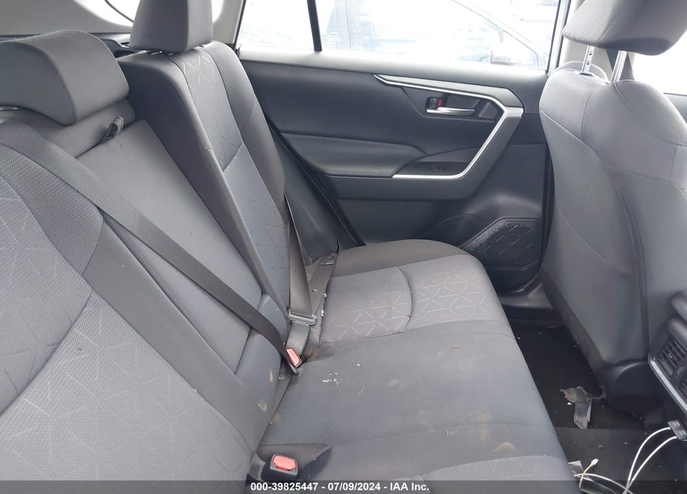 2020 TOYOTA RAV4 XLE VIN: JTMW1RFV4LJ017431