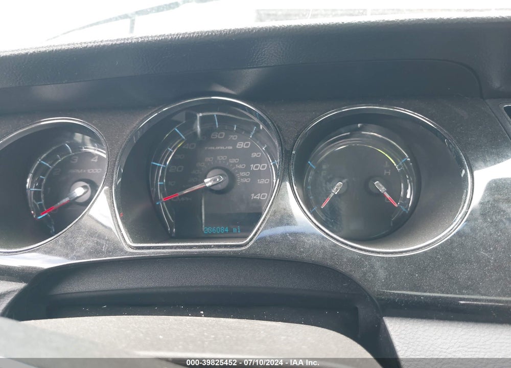 2011 FORD TAURUS LIMITED VIN: 1FAHP2FW4BG167709