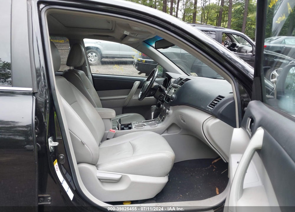 2013 TOYOTA HIGHLANDER SE V6 VIN: 5TDBK3EH7DS277170