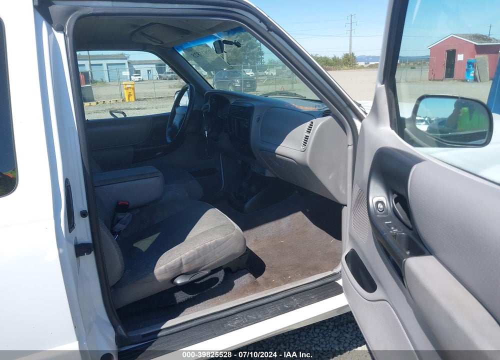 2000 FORD RANGER XLT VIN: 1FTYR14X1YPA57073