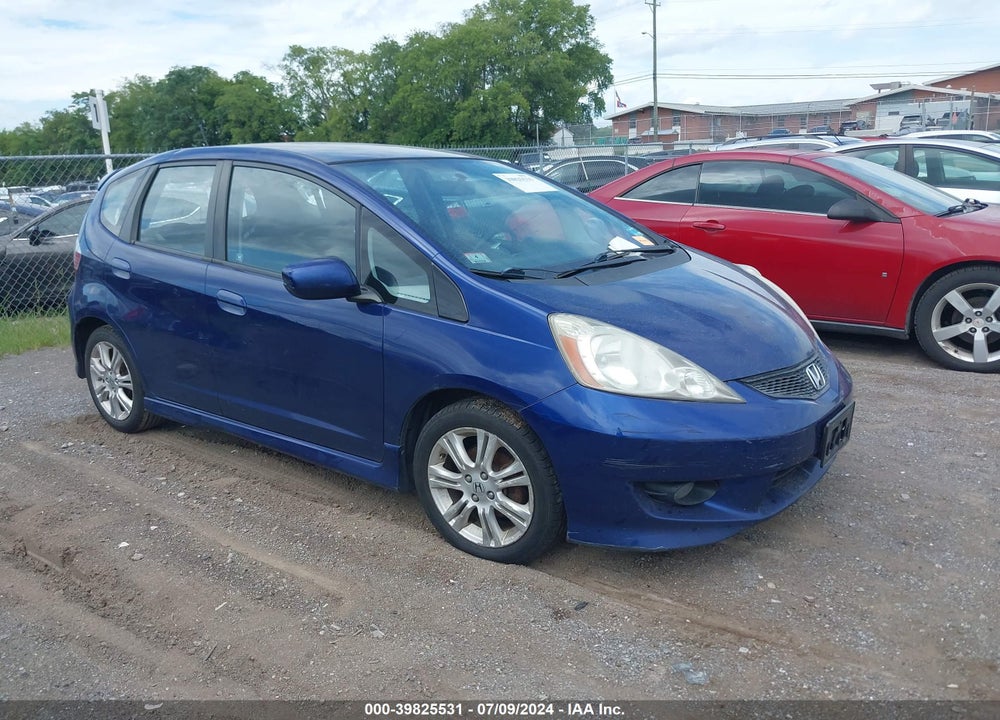 2011 HONDA FIT SPORT VIN: JHMGE8H58BC021175