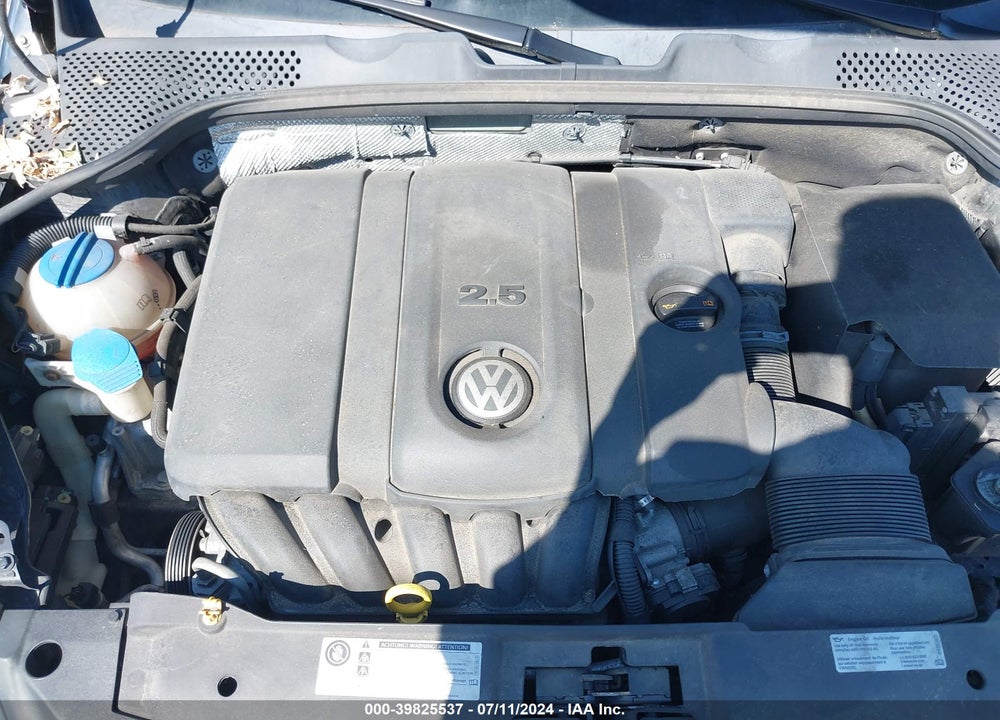 2014 VOLKSWAGEN BEETLE 2.5L VIN: 3VWJP7AT1EM614073