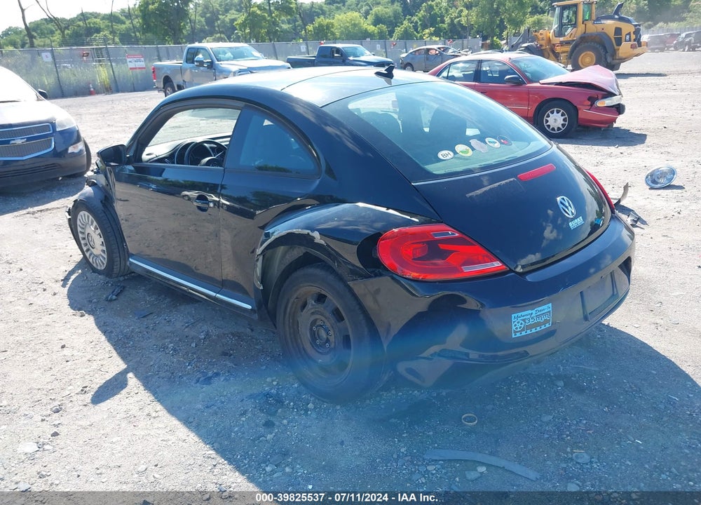 2014 VOLKSWAGEN BEETLE 2.5L VIN: 3VWJP7AT1EM614073