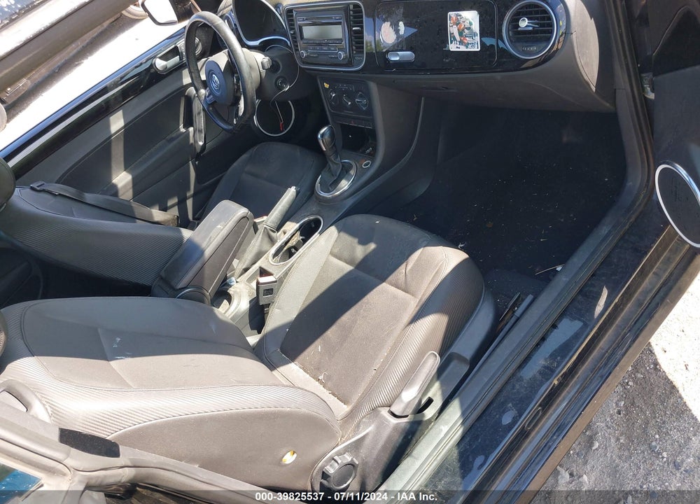2014 VOLKSWAGEN BEETLE 2.5L VIN: 3VWJP7AT1EM614073