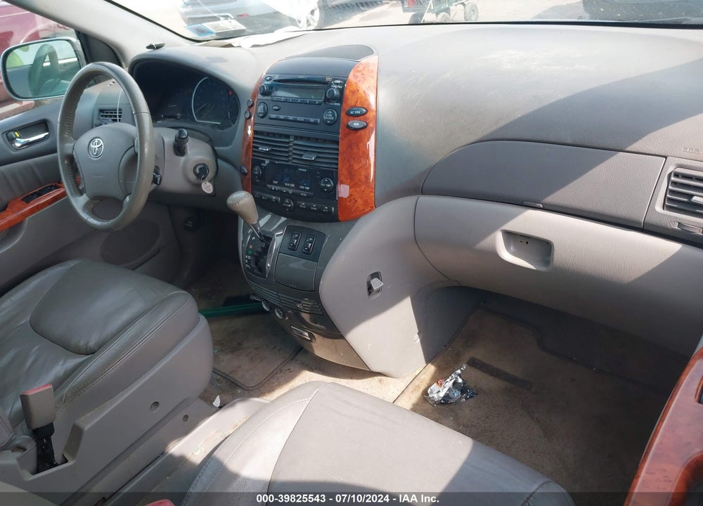 2010 TOYOTA SIENNA XLE VIN: 5TDYK4CC7AS341016