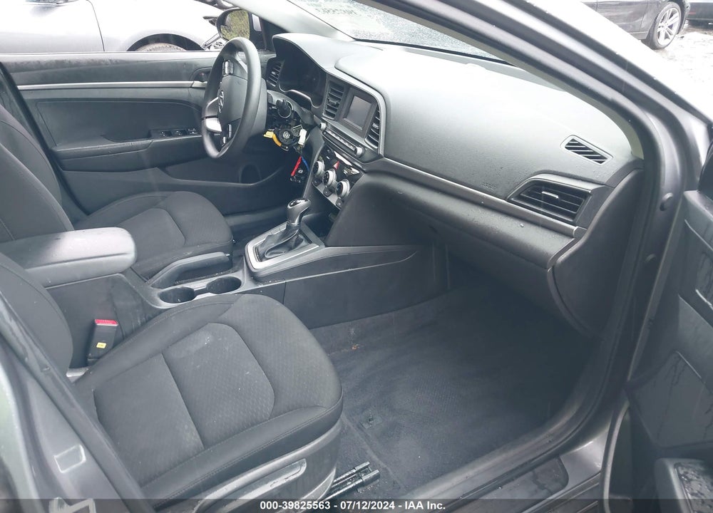 2019 HYUNDAI ELANTRA SE VIN: KMHD74LFXKU882600