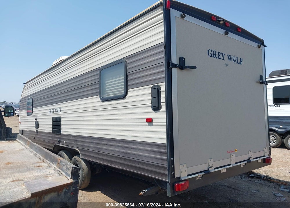 2017 CHEROKEE GREY WOLF VIN: 4X4TCKX22HK040355