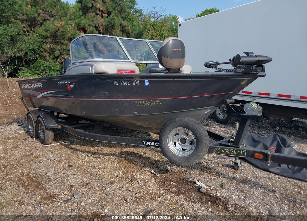 2015 TRACKER OTHER VIN: BUJ11785J415