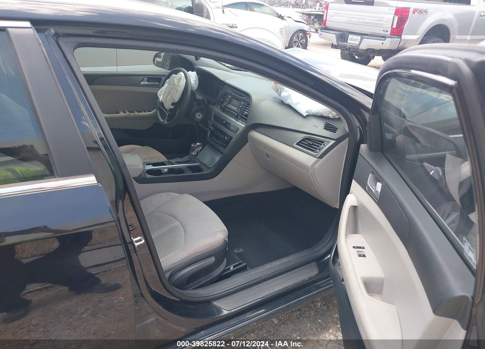 2017 HYUNDAI SONATA VIN: 5NPE24AF5HH547130