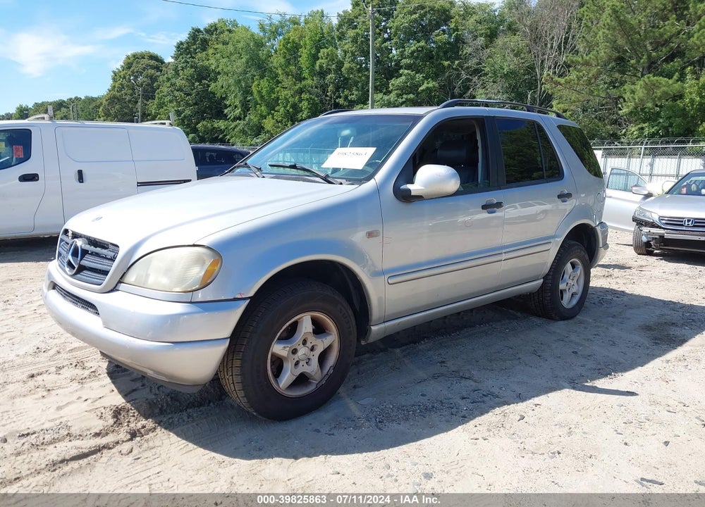 2000 MERCEDES-BENZ ML 320 VIN: 4JGAB54E7YA198305