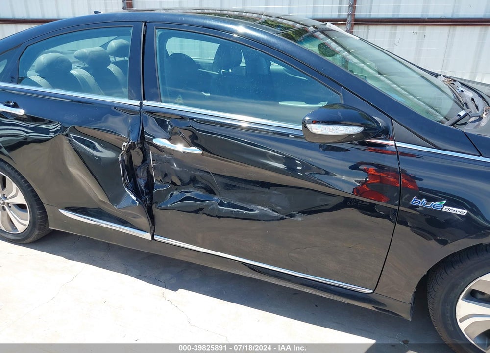 2013 HYUNDAI SONATA HYBRID LIMITED VIN: KMHEC4A4XDA082790