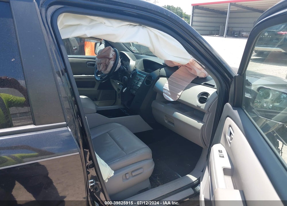 2011 HONDA PILOT VIN: 5FNYF3H52BB040510