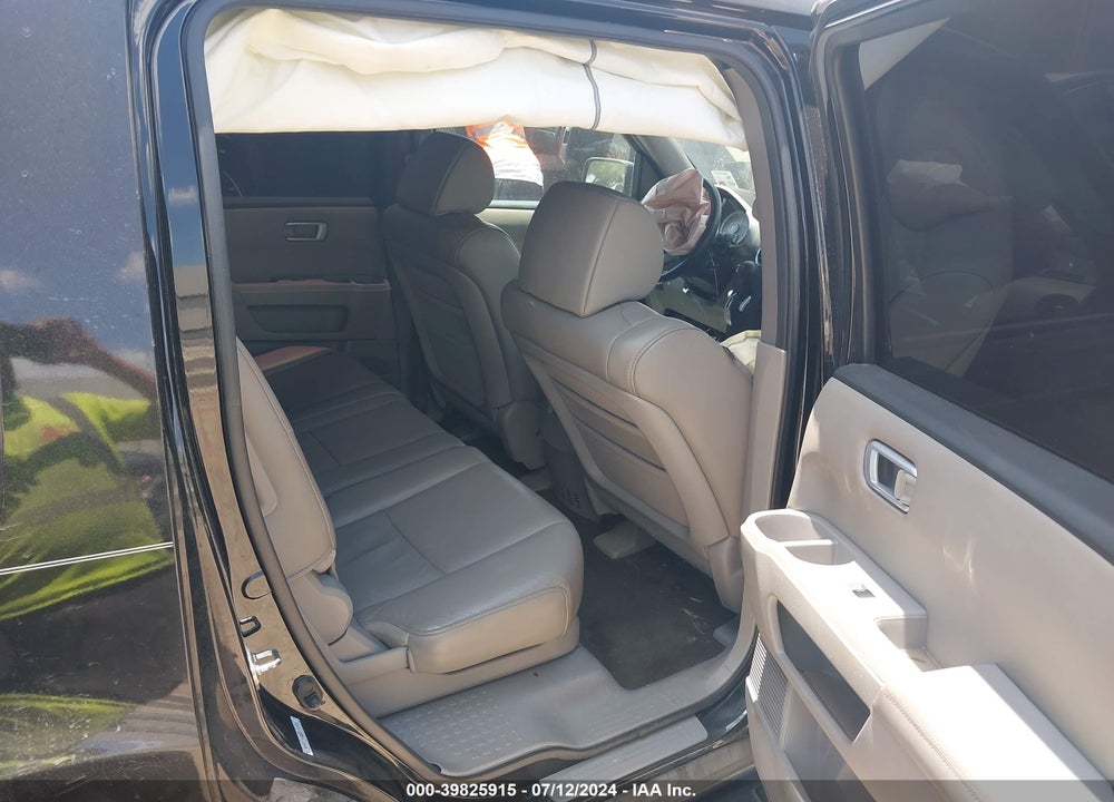 2011 HONDA PILOT VIN: 5FNYF3H52BB040510